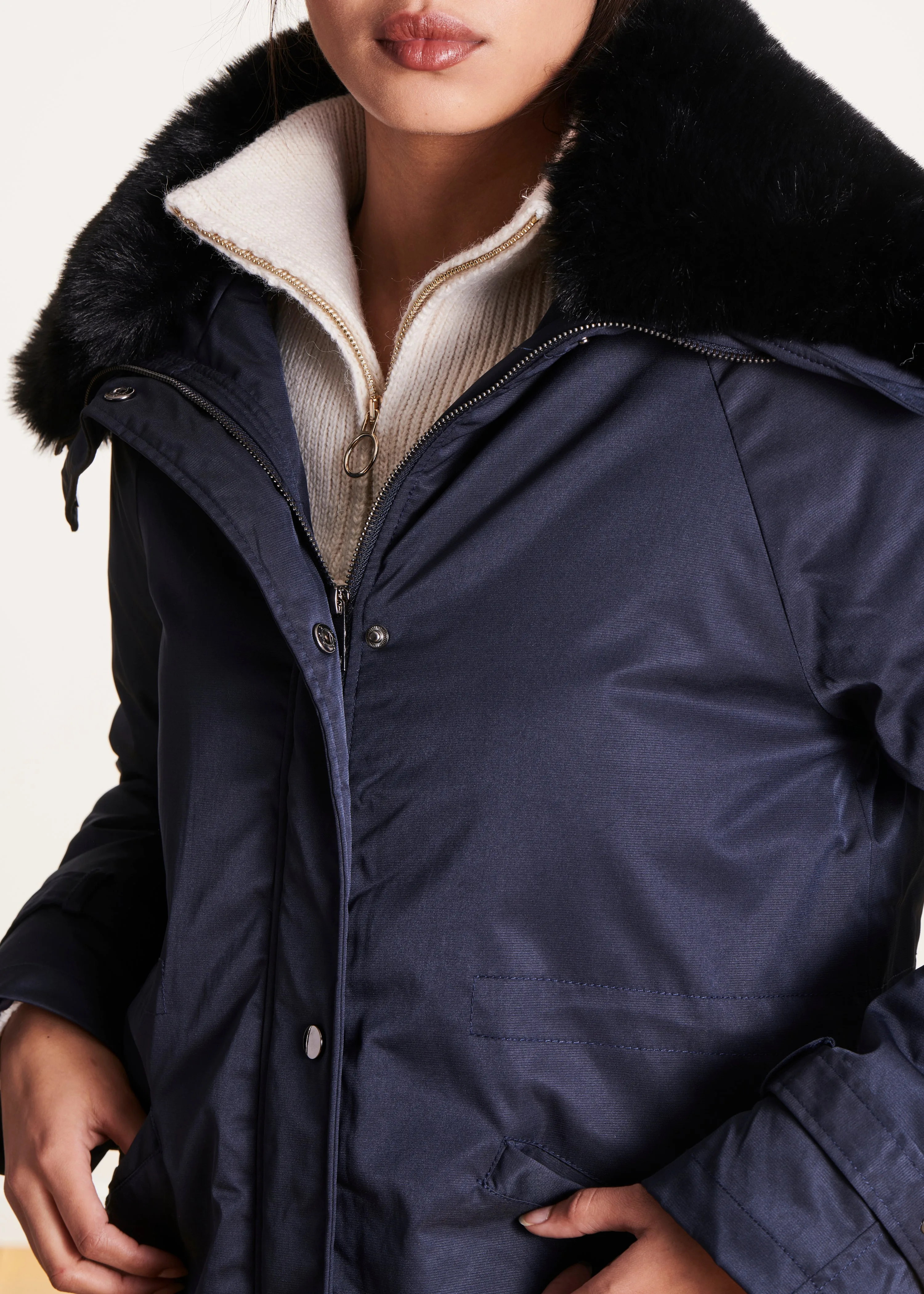 Parka bleu marine mi-longue