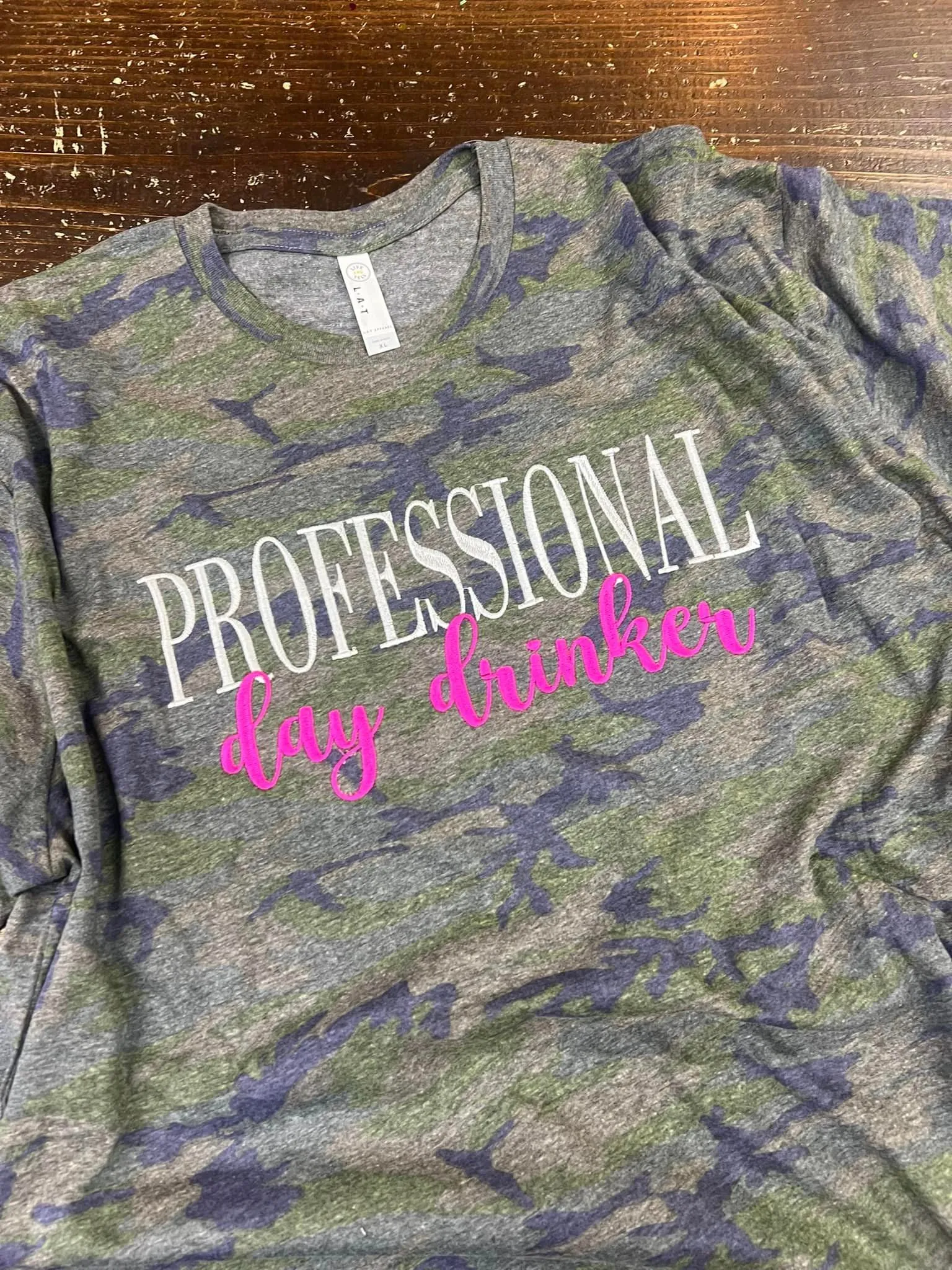 PROFESSIONAL day drinker embroidered tee