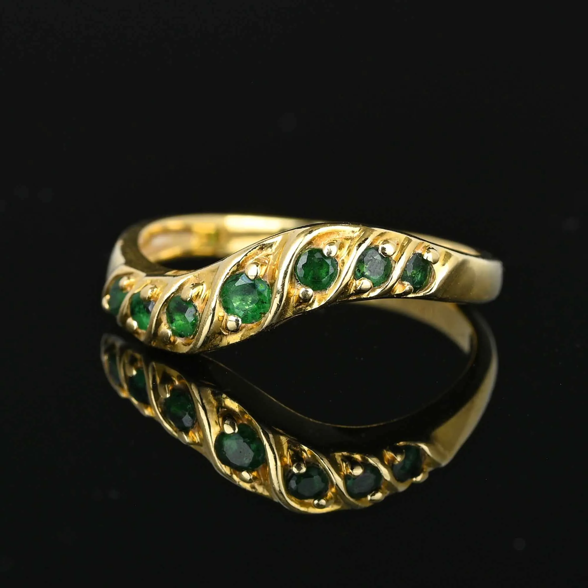 Vintage 14K Gold Wave Emerald Ring Band